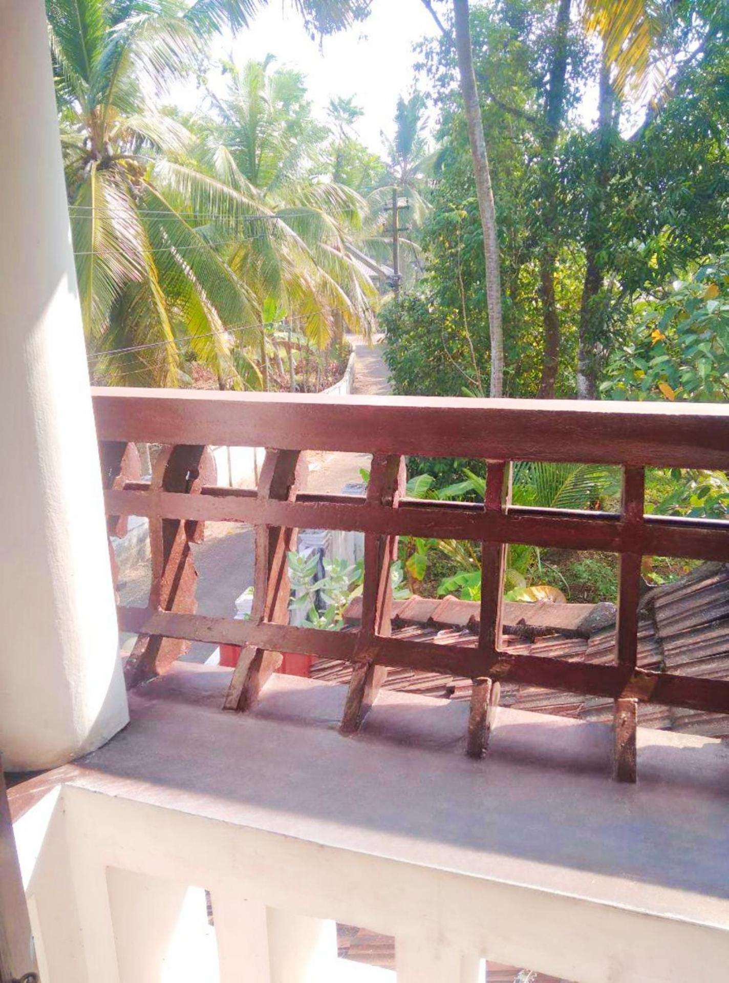 Thachattu Homestay Vaikom Экстерьер фото